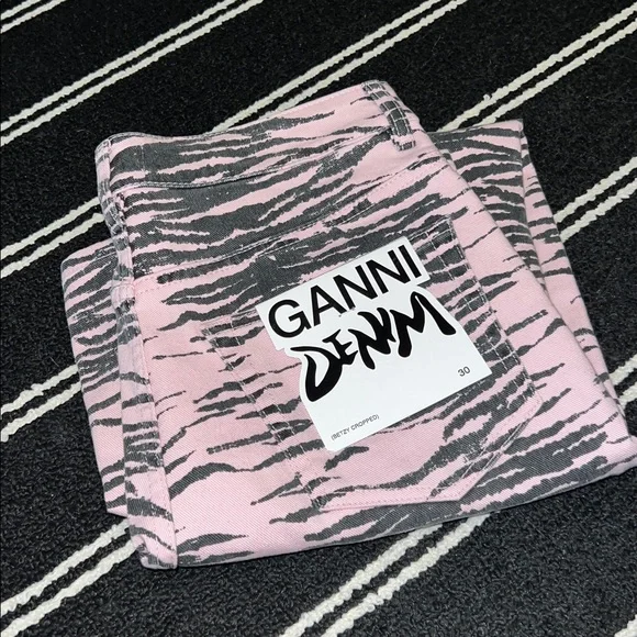 Ganni Betzy Cropped Jeans Tiger Stripe Light Pink Lavender